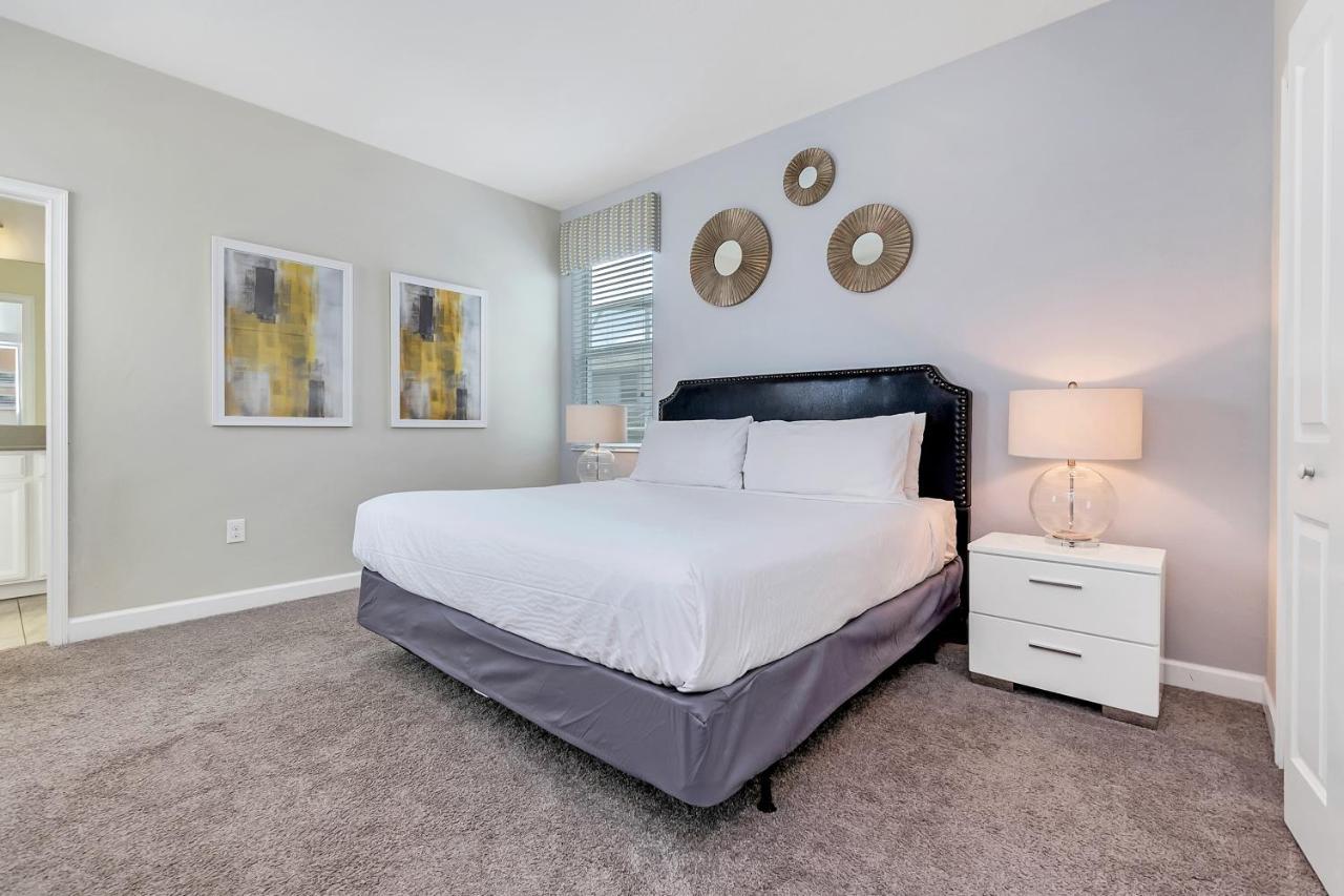 Stylish Wprivate Pool&spa, Near *