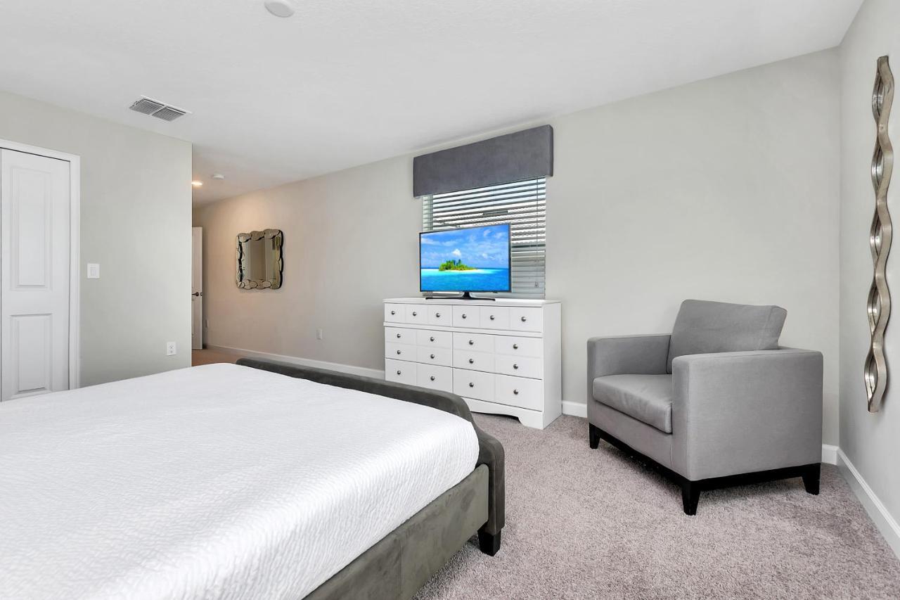Stylish Wprivate Pool&spa, Near * Davenport