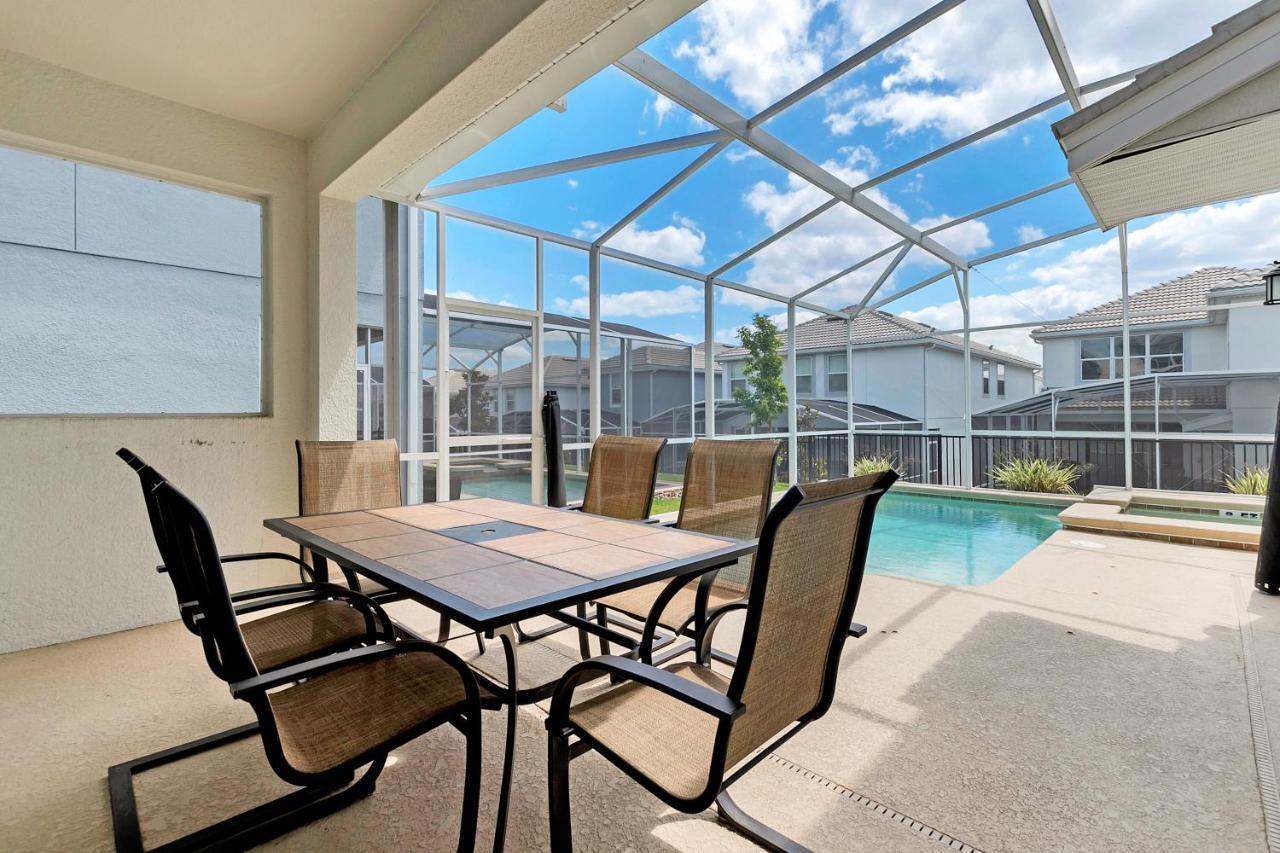 Stylish Wprivate Pool&spa, Near * Davenport
