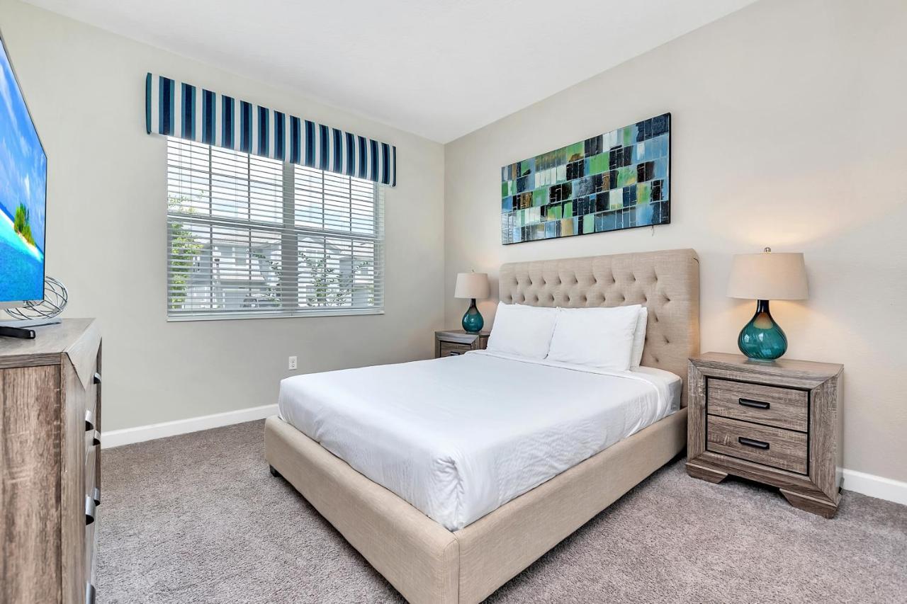 Stylish Wprivate Pool&spa, Near * Davenport
